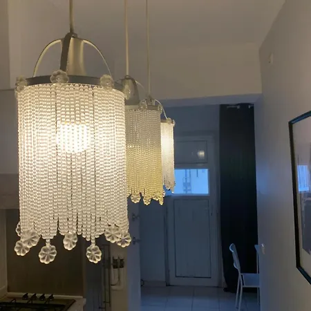 Beautiful 7 Bedroom In Apartment *